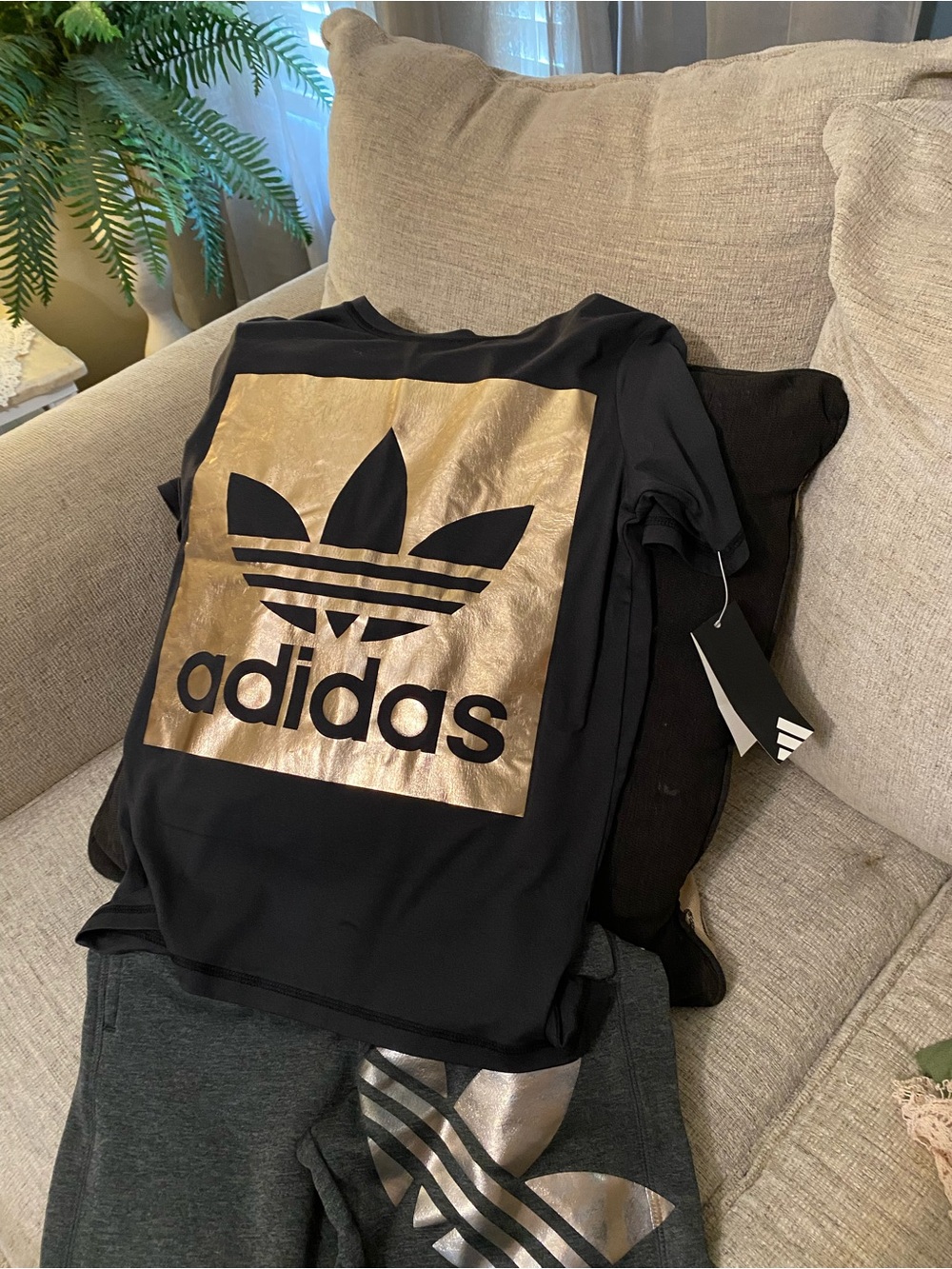 adidas Men’s Black & Gold Trefoil Logo T-Shirt